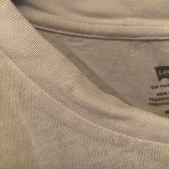 Levi’s logo tshirt - Picture 3 of 4